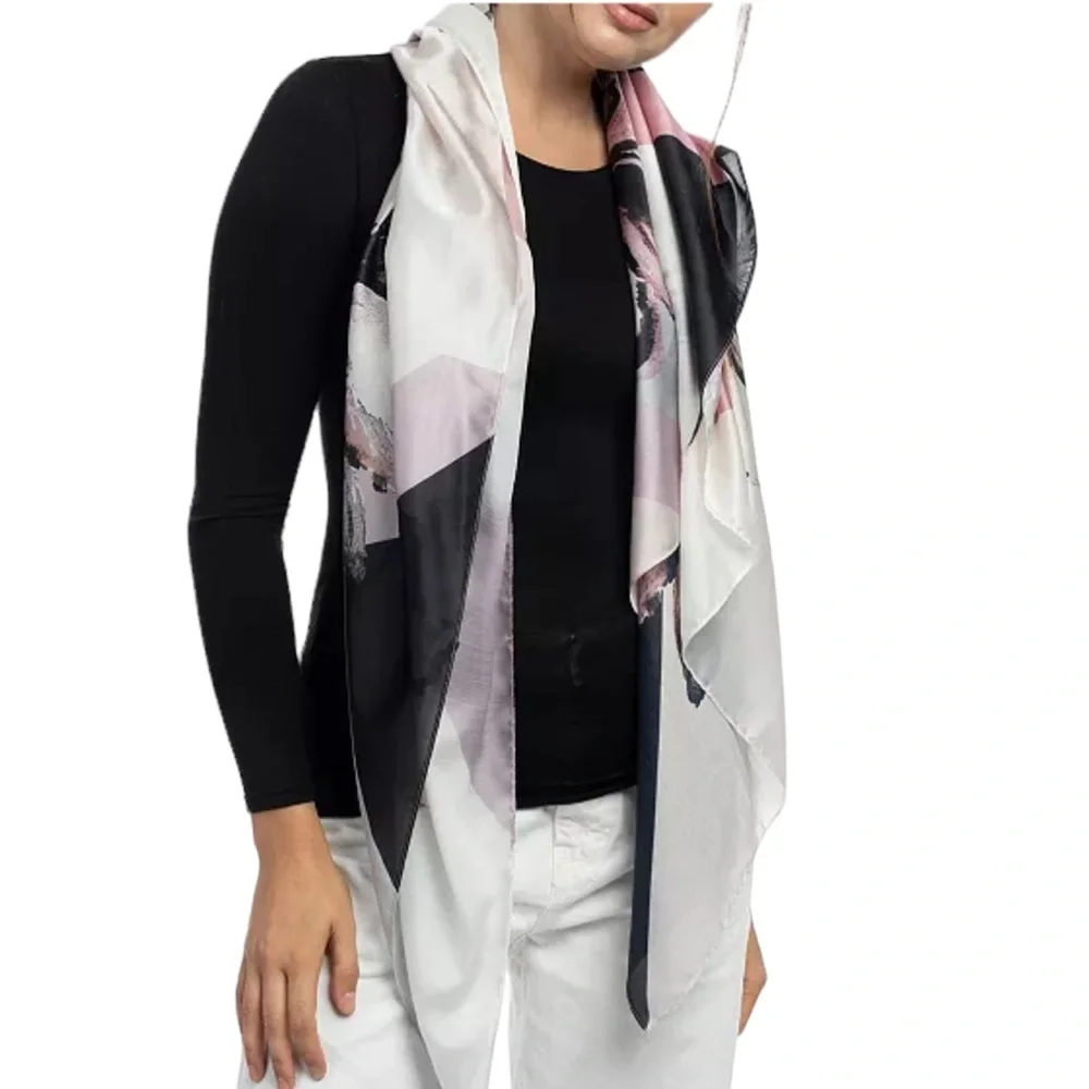 VINCE CAMUTO Floral Fringe Large Scarf Wrap NWT $38